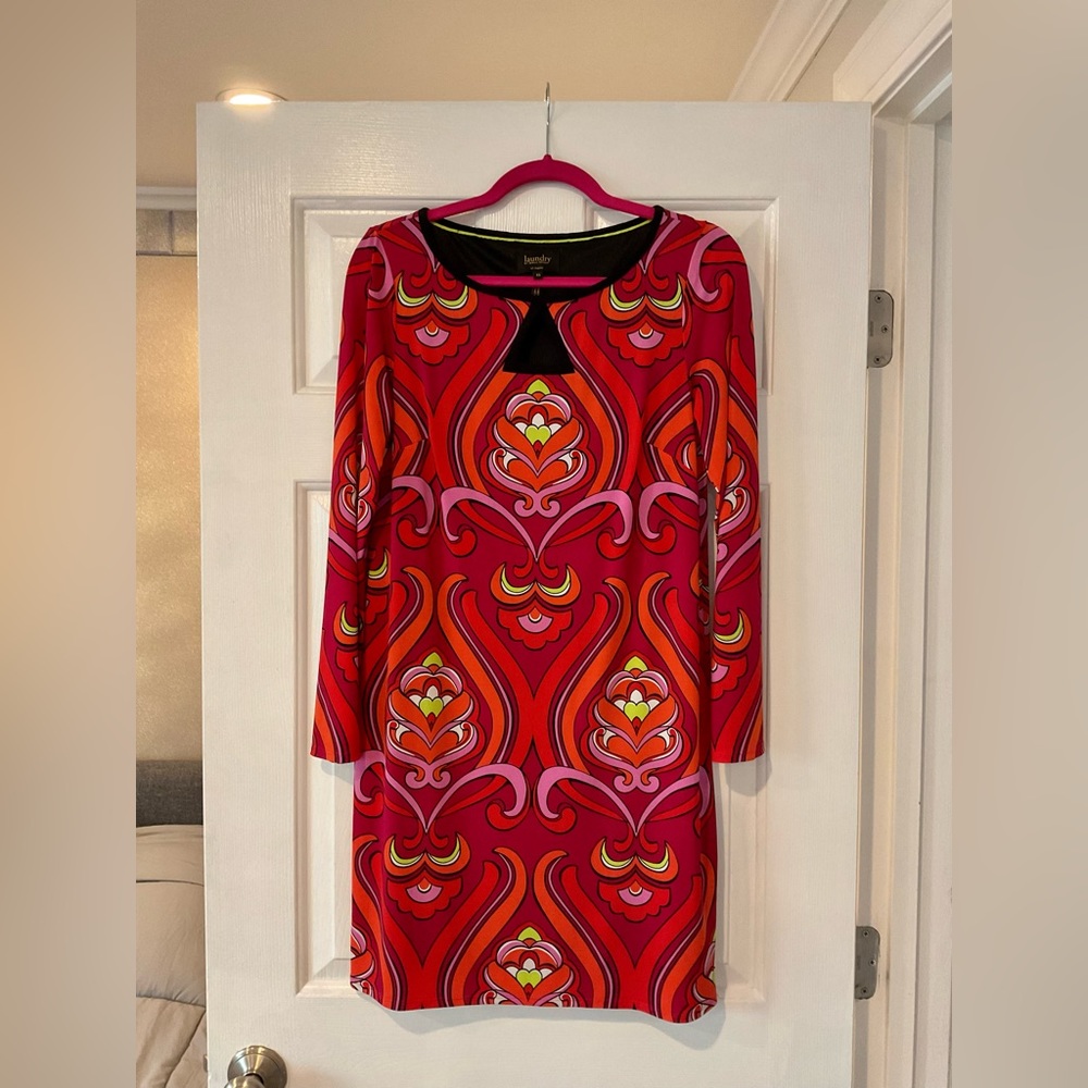 Keyhole shift dress